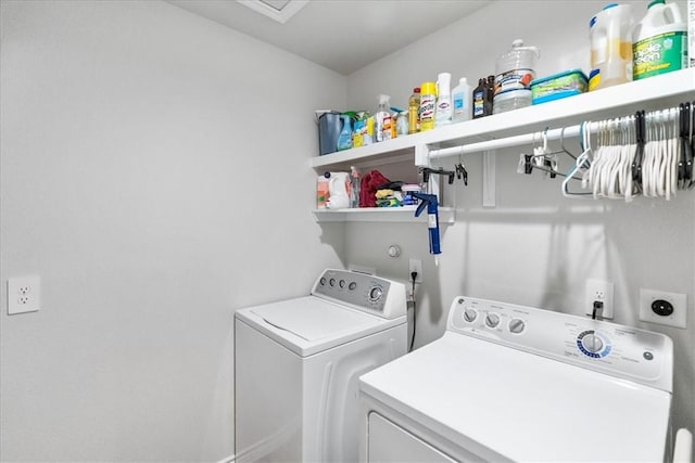2673 Abbey Rd, Corpus Christi, TX 78415 - washroom featuring washing machine and dryer