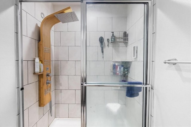 2673 Abbey Rd, Corpus Christi, TX 78415 - bathroom with a shower stall