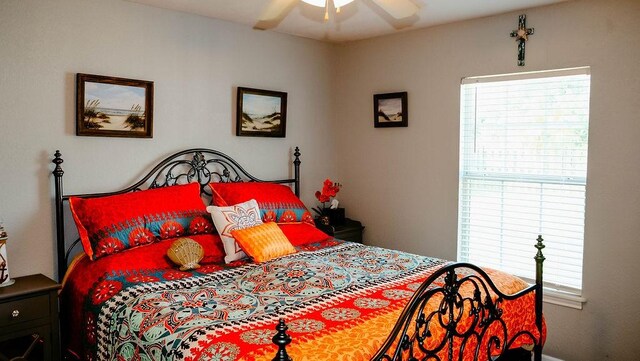 719 E King St, Rockport, TX 78382 - bedroom featuring ceiling fan