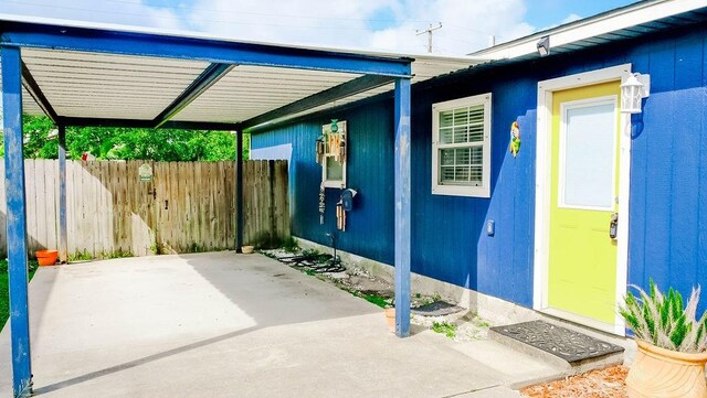 719 E King St, Rockport, TX 78382 - view of patio