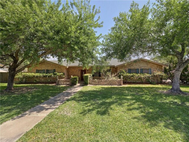 1540 W Deberry Ave, Aransas Pass, TX 78336 - photo 1