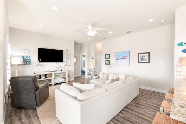133 Barnacle Dr, Rockport, TX 78382 - living area featuring visible vents, ceiling fan, baseboards, recessed lighting, and light wood-style floors