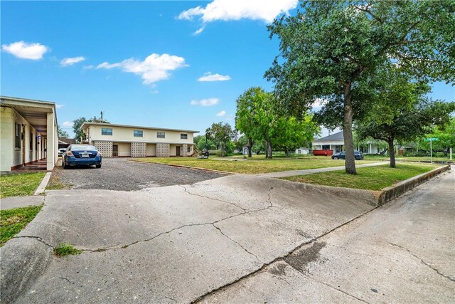 425 W Lee Ave, Kingsville, TX 78363 - photo 12