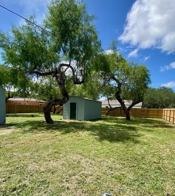 604 E Warren Ave, Kingsville, TX 78363 - photo 17