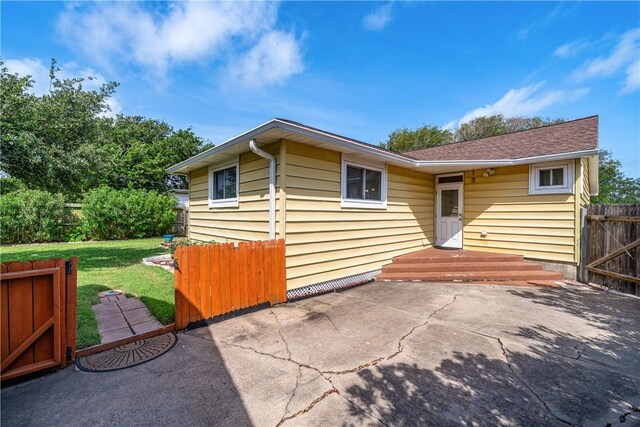 305 Circle Dr, Corpus Christi, TX 78412 - rear view of house featuring a patio area