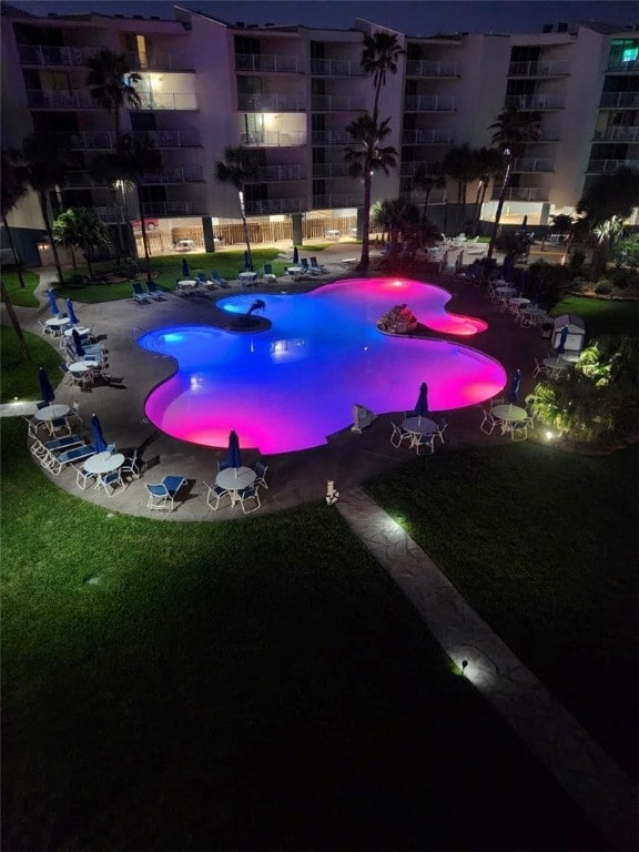 view of swimming pool featuring a patio