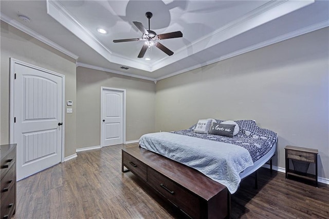 6730 Old Square Dr, Corpus Christi, TX 78414 - bedroom with a tray ceiling, wood finished floors, ornamental molding, ceiling fan, and recessed lighting