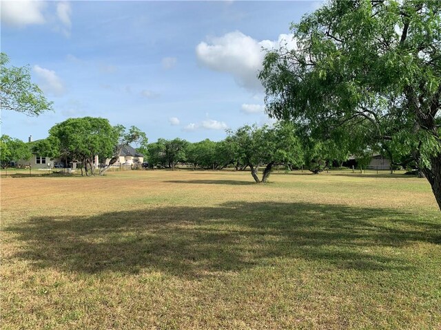 6866 Lake View Dr, Corpus Christi, TX 78412 - photo 5