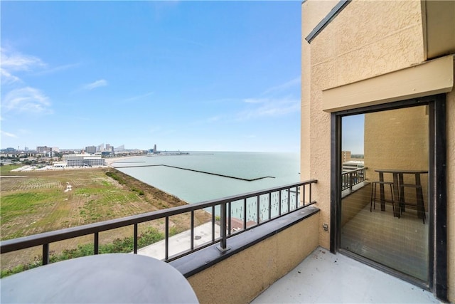 1400 Ocean Dr Unit 1104A, Corpus Christi, TX 78404 - balcony featuring a city view and a water view
