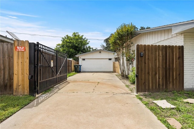 4414 Driftwood Pl, Corpus Christi, TX 78411 - detached garage featuring a gate