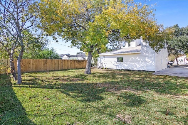 view of yard with a patio