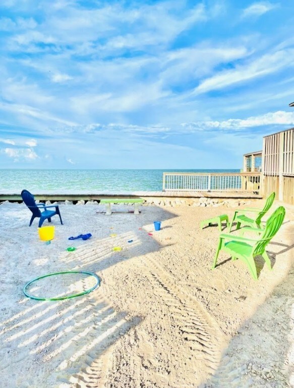 1878 Bay Shore Dr, Rockport, TX 78382 - property view of water