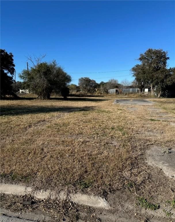 306 W Huisache Ave, Kingsville, TX 78363 - photo 1