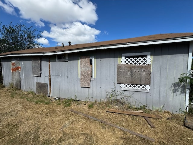 view of property exterior