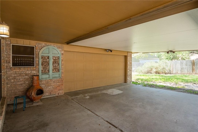 11809 Lori Dr, Corpus Christi, TX 78410 - garage featuring fence