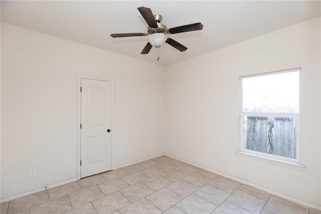 empty room with ceiling fan