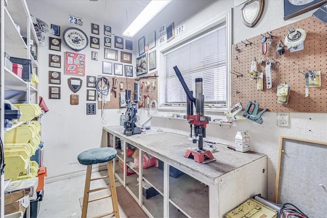 4217 Spring Creek Dr, Corpus Christi, TX 78410 - kitchen with concrete flooring