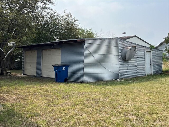 613 W Market St, Sinton, TX 78387 - photo 3