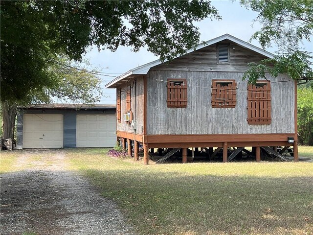 613 W Market St, Sinton, TX 78387 - photo 1