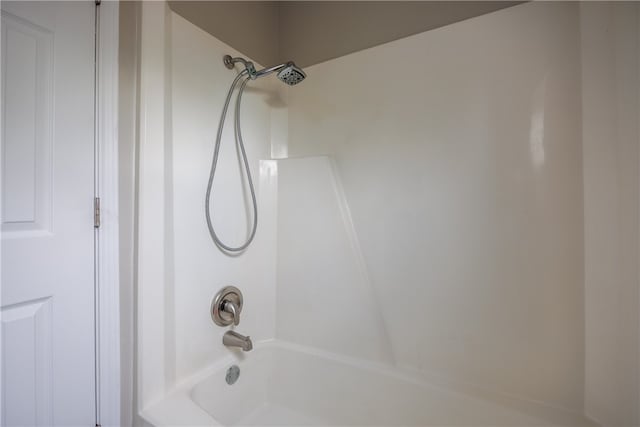 bathroom featuring shower / tub combination