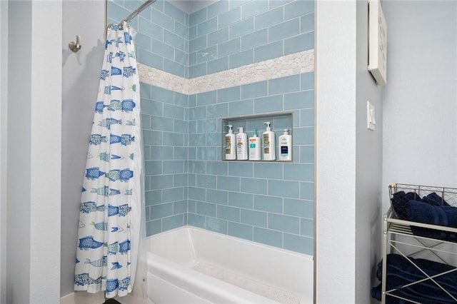 bathroom with shower / tub combo