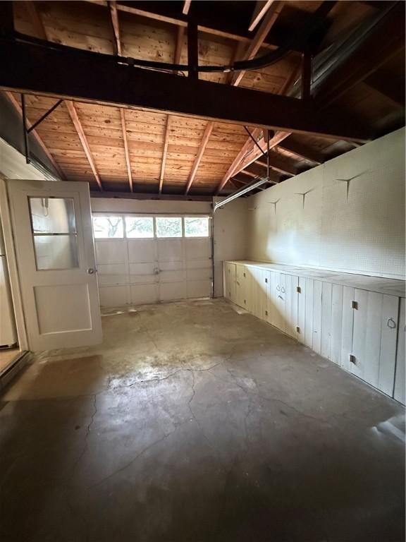 1005 Schallert Dr, Alice, TX 78332 - view of garage