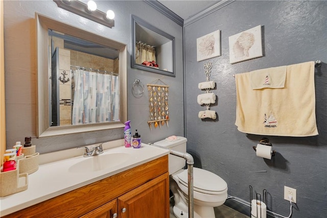 full bath featuring crown molding, a textured wall, vanity, toilet, and a shower with curtain
