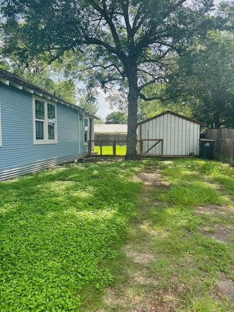 411 S Market St, Hallettsville, TX 77964 - photo 3