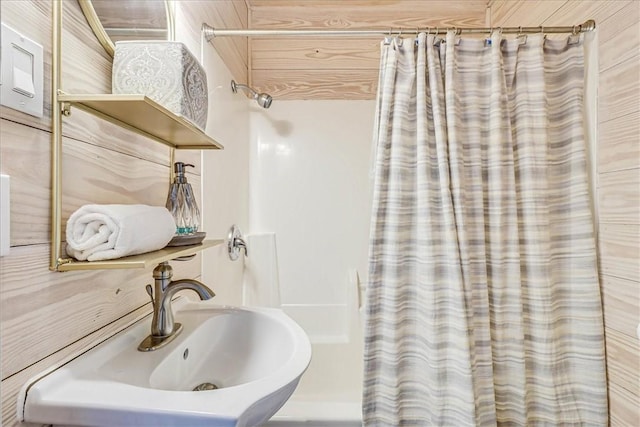 236 Dolphin Ln, Port Aransas, TX 78373 - bathroom with a shower with curtain and a sink