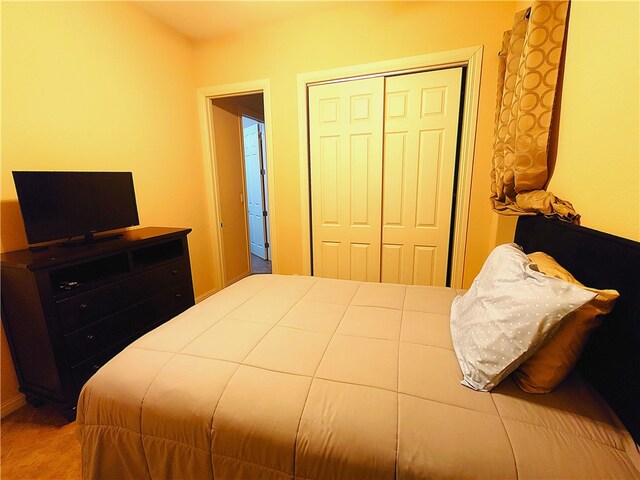 bedroom featuring a closet