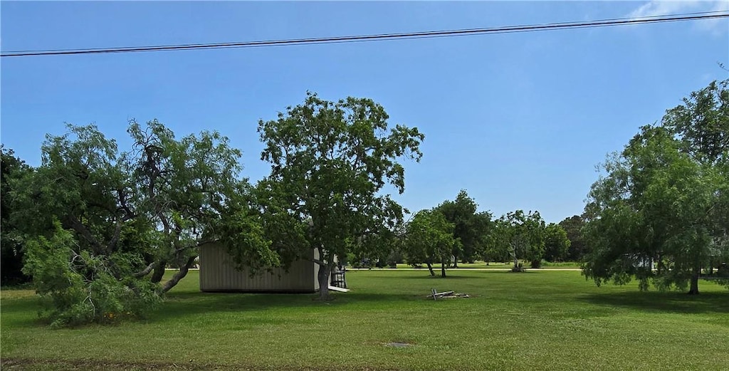 379 Osprey St, Palacios, TX 77465 - photo 4