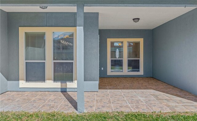 view of yard with a patio area