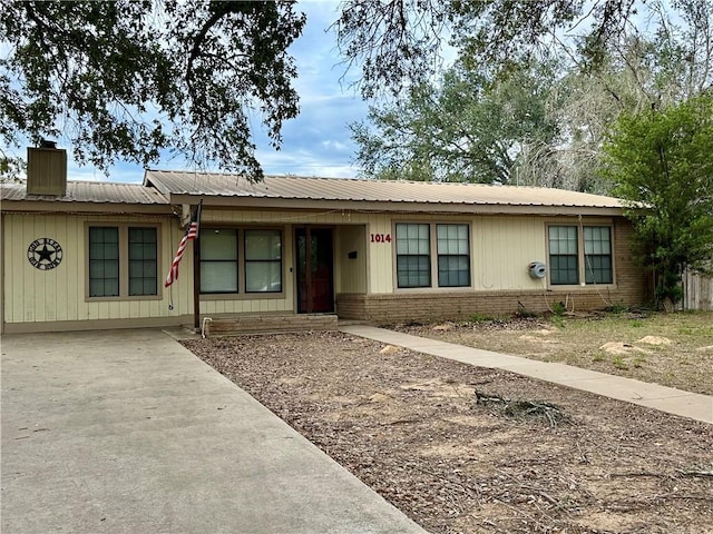 1014 Harvey, Pleasanton, TX 78064 - photo 2