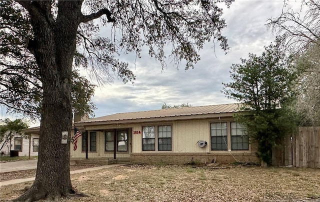 1014 Harvey, Pleasanton, TX 78064 - photo 1