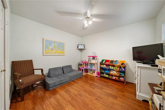 4442 Lake Superior Dr, Corpus Christi, TX 78413 - rec room with wood finished floors and a ceiling fan