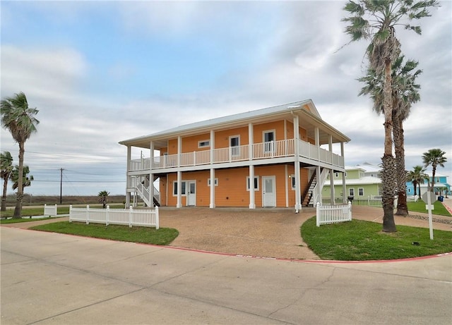 view of front of home with covered porch