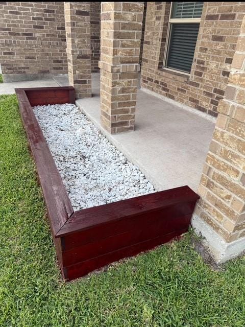 1020 Pasadena St, Portland, TX 78374 - exterior view of brick siding