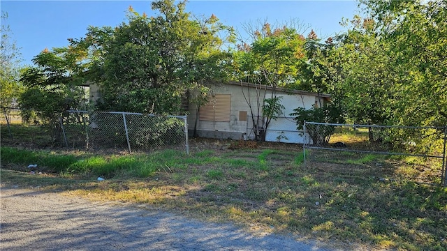 4525 Southwood St, Corpus Christi, TX 78415 - view of yard