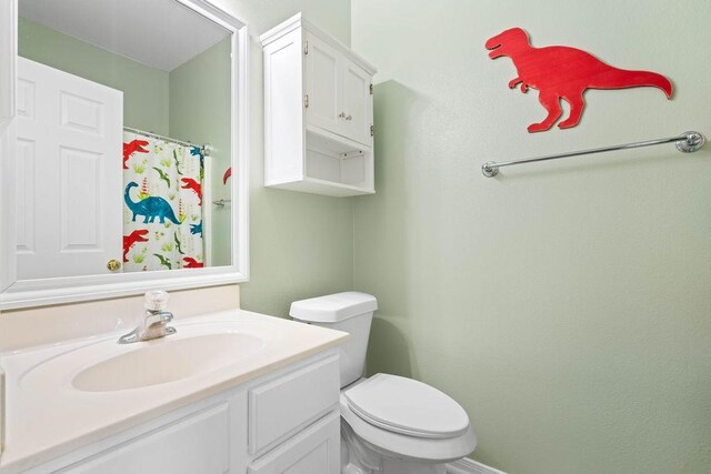 7558 Angelwing Dr, Corpus Christi, TX 78414 - full bathroom with vanity and toilet