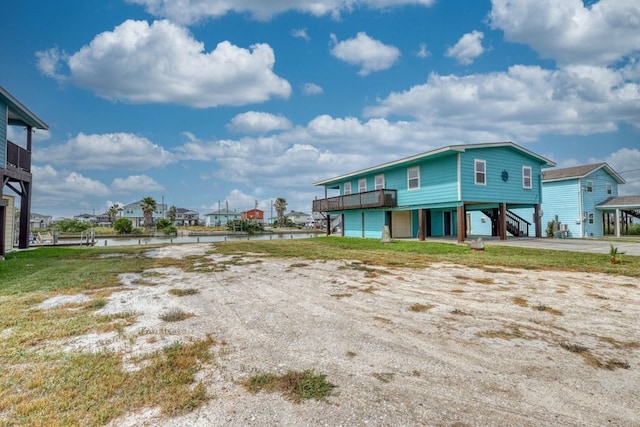 view of yard with a water view