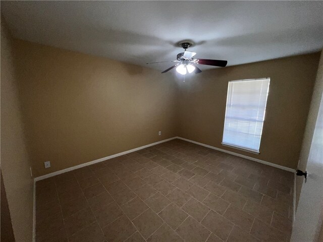 empty room with ceiling fan