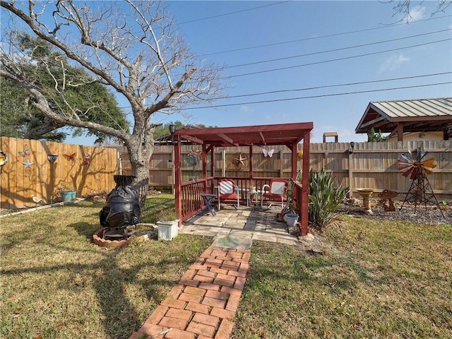 view of yard featuring a pergola and a patio