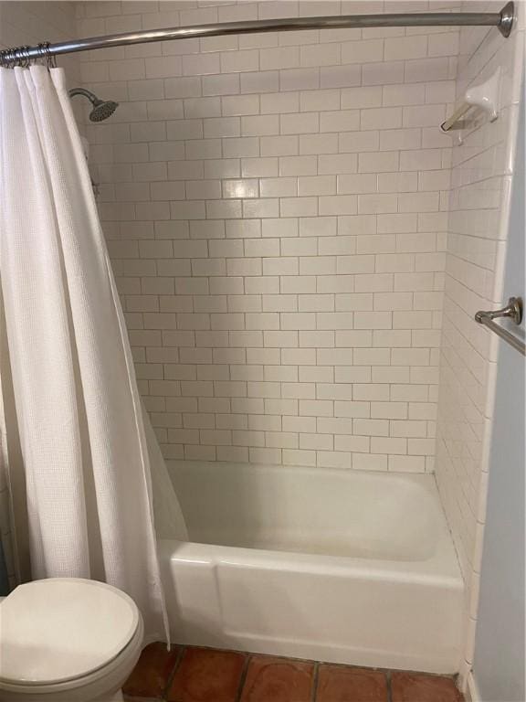 104 Park Pl, Portland, TX 78374 - full bath featuring tile patterned floors and shower / bath combination with curtain
