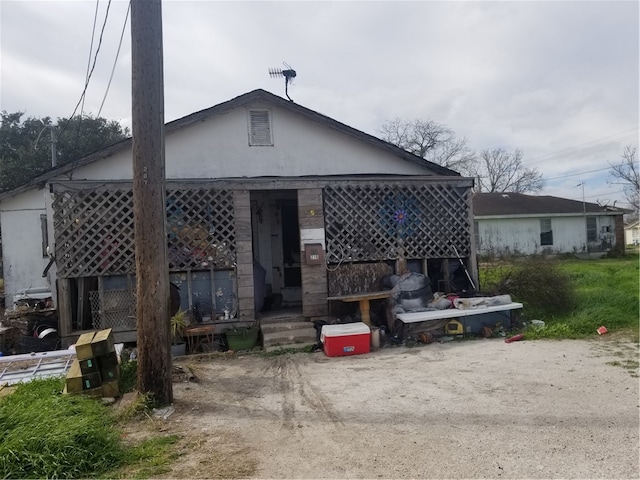 view of front of property