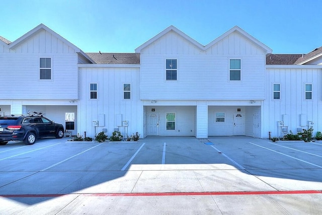 view of split foyer home