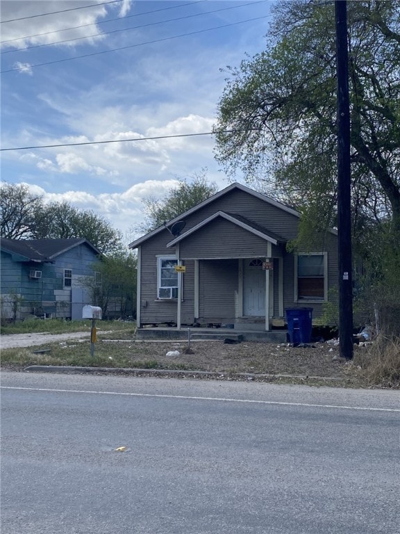 bungalow with a porch