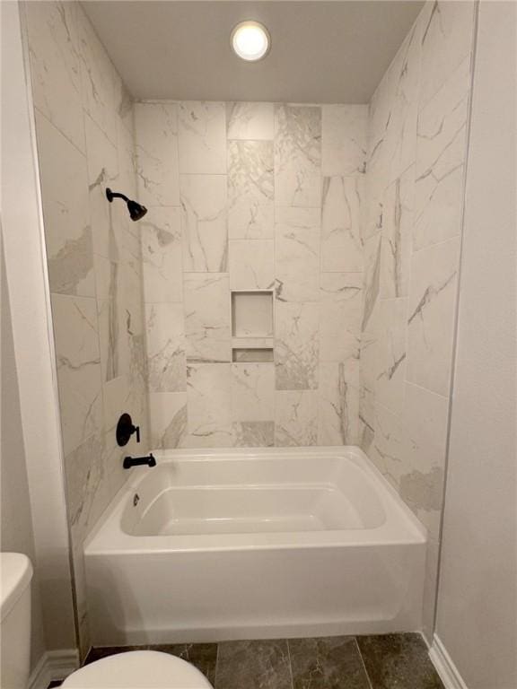 2605 Las Estrellas St, Corpus Christi, TX 78414 - full bath with toilet, shower / tub combination, recessed lighting, and baseboards