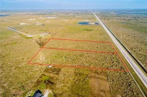 Listing photo 3 for 2542 State Highway 188, Rockport TX 78382