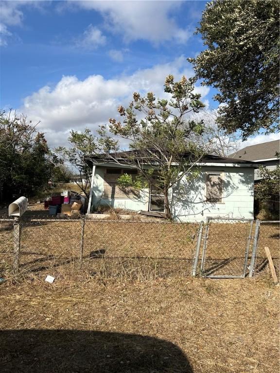 315 Ruben Chavez Rd, Robstown, TX 78380 - view of front of home