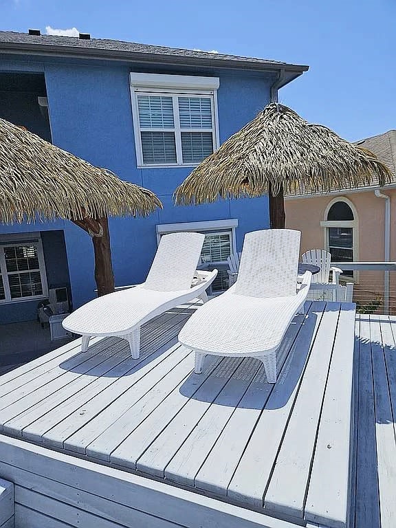 15333 Beaufort Ct, Corpus Christi, TX 78418 - view of wooden terrace